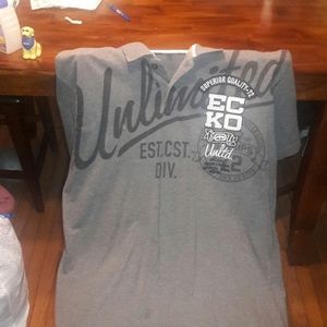 Short sleeve collared shirt